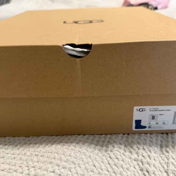 Authentic Rare Blue Velvet Uggs Women’s Sz 8 - Picture 8 of 8